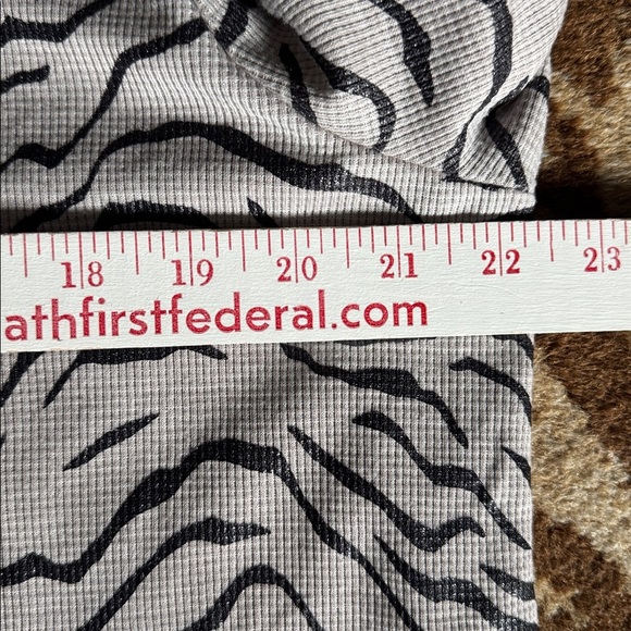 Jane + Delancey waffle knit Zebra Animal Print Button Up long Sleeve Shirt cozy - Picture 10 of 10